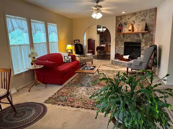 Lyman, ME 04002,40 Candlewood DR