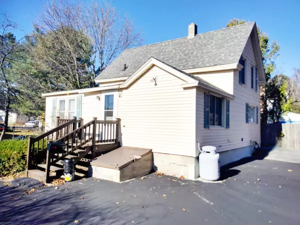 Millinocket, ME 04462,81 Prospect ST