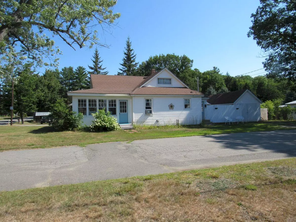 Madison, ME 04950,2 Fern ST