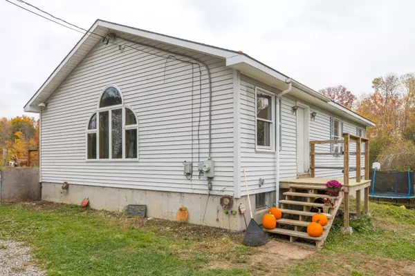 17 Reds PL, Sidney, ME 04330