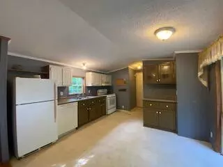 Mechanic Falls, ME 04256,24 Morey AVE