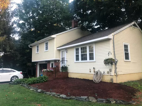 99 Waterville RD, Norridgewock, ME 04957