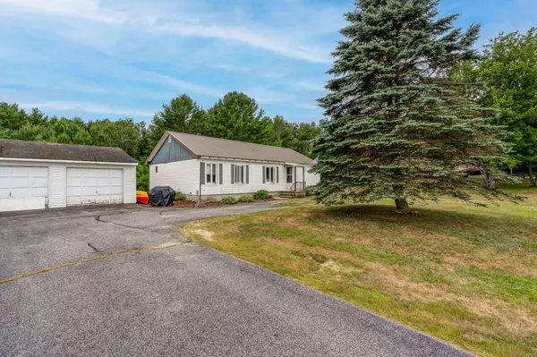 Freeport, ME 04032,5 Buttercup DR