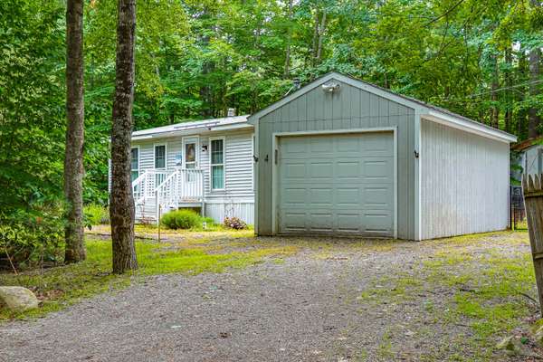 4 Shaw Hill RD, Naples, ME 04055