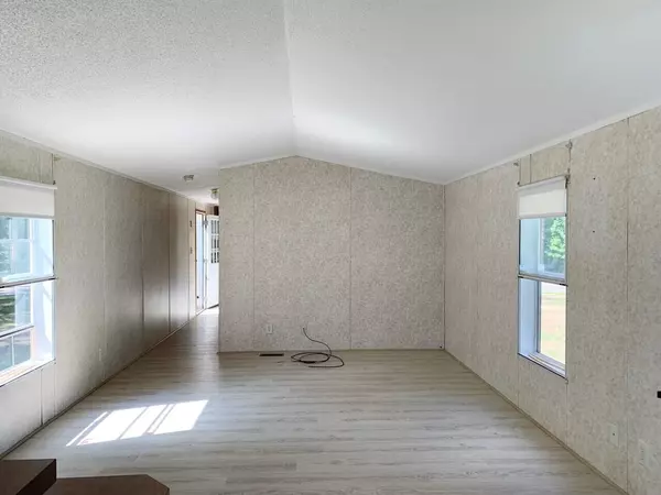 Lisbon, ME 04250,98 Pinewoods RD