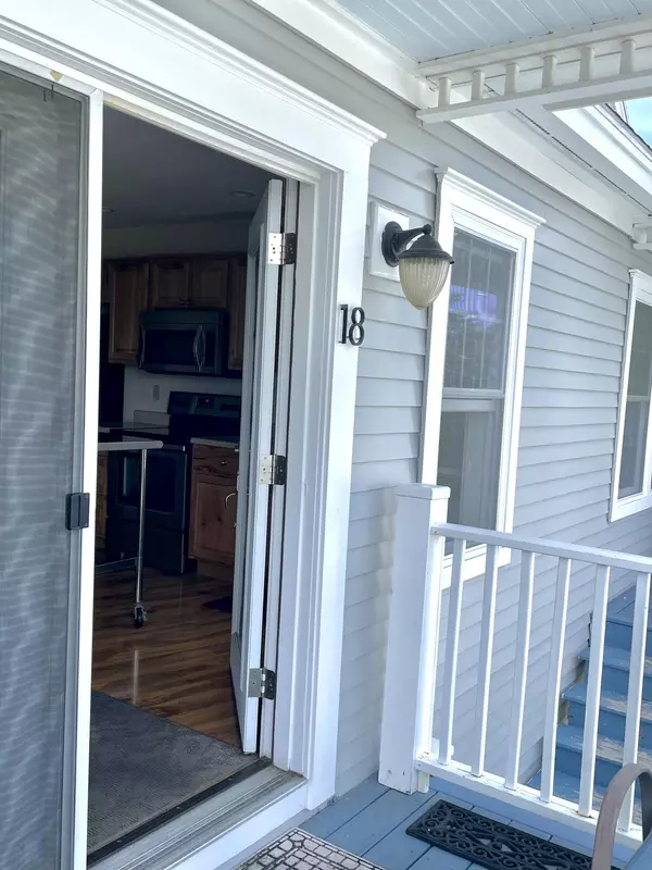 Rockport, ME 04856,18 Hilltop DR #18