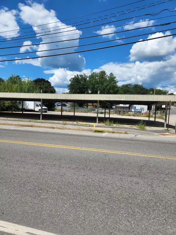 44 Main ST, Mexico, ME 04257