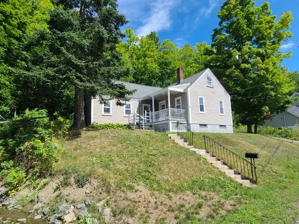 73 Summer ST, Gardiner, ME 04345