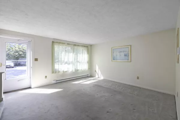 Kennebunk, ME 04043,60 Brown ST #17