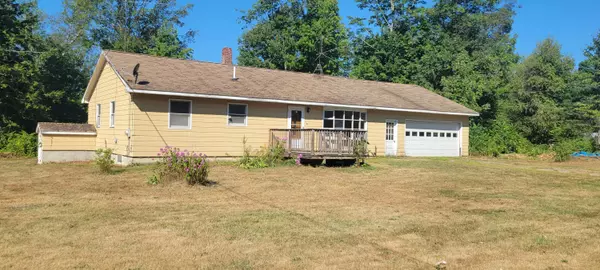 80 Bog RD, Albion, ME 04910