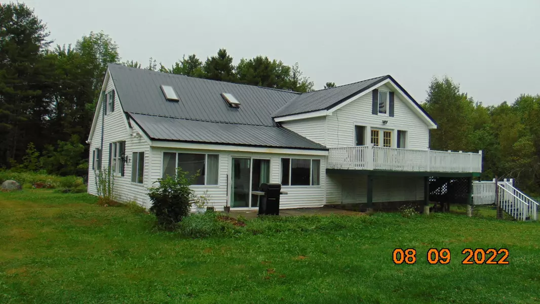 71 Atkinson RD, Bradford, ME 04410