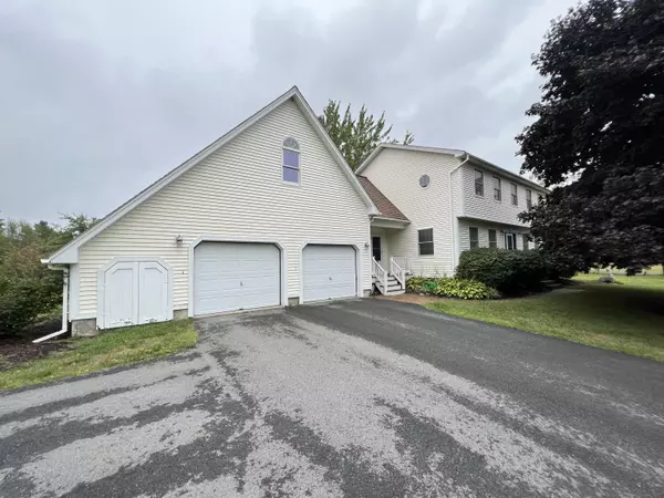 1 Independence AVE, Hampden, ME 04444