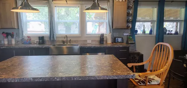 Oakland, ME 04963,16 W Pleasant ST