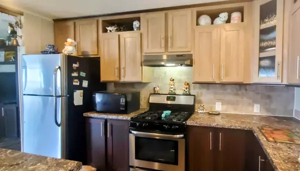 Oakland, ME 04963,16 W Pleasant ST