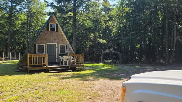 Osborn, ME 04605,51 Kingman Beach RD