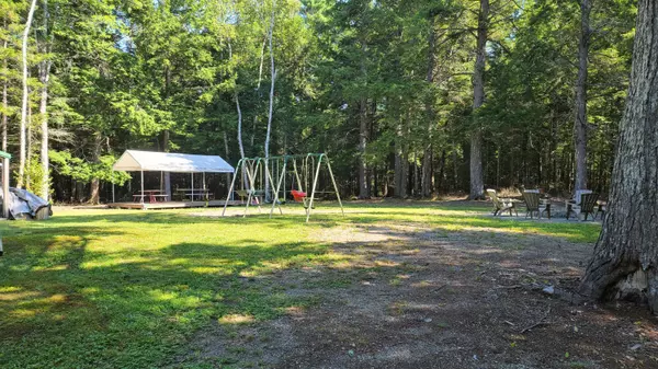 Osborn, ME 04605,51 Kingman Beach RD