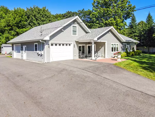 Gardiner, ME 04345,37 Riverview DR