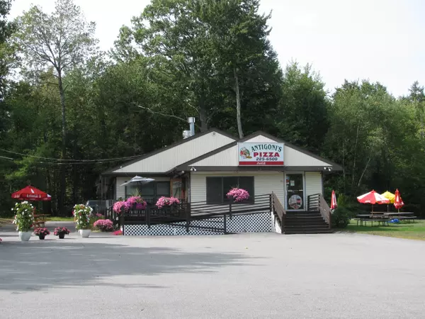 792 Auburn RD, Turner, ME 04282
