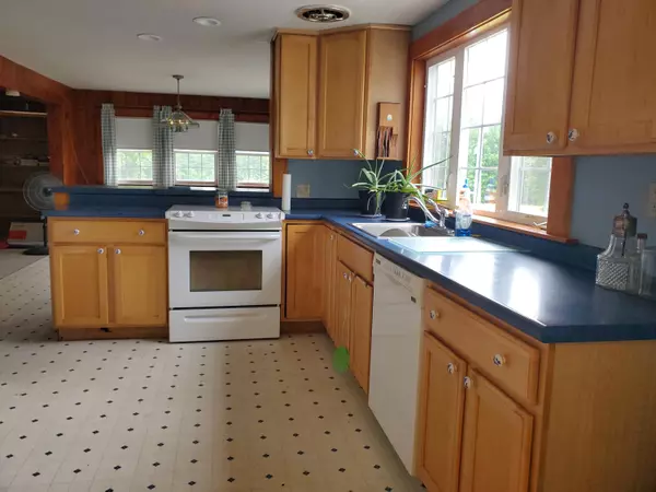 Otisfield, ME 04270,437 Bean RD