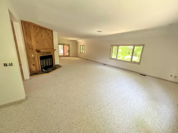 Litchfield, ME 04350,1090 Plains RD