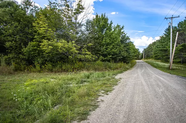 Hermon, ME 04401,526 Bryant RD