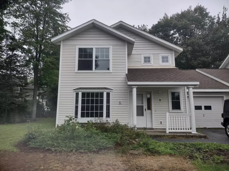 8 Starflower LN #8, Brunswick, ME 04011