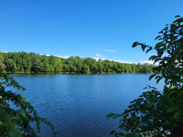 Mount Vernon, ME 04352,366 Pond RD