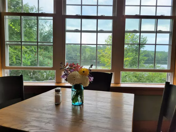 Mount Vernon, ME 04352,366 Pond RD