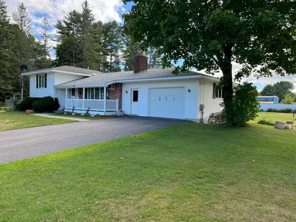 61 Mclellan ST, Skowhegan, ME 04976