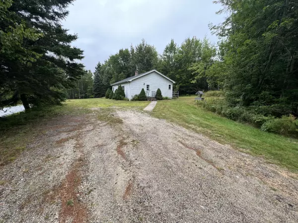 Milbridge, ME 04658,425 Kansas RD