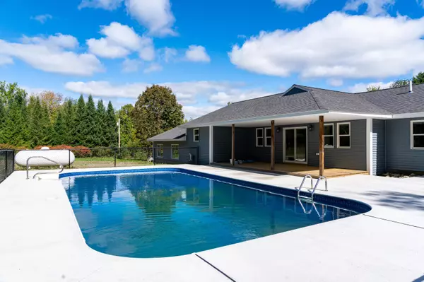 Sidney, ME 04330,3080 Middle RD