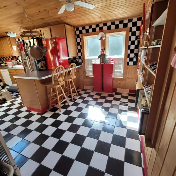 Waldoboro, ME 04572,7 Indian Meadows RD