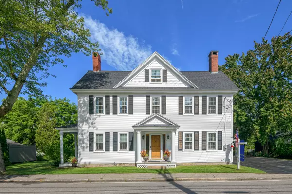 Kennebunkport, ME 04046,4 School ST