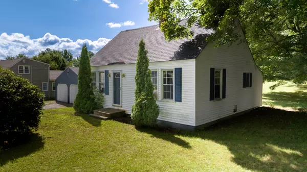Auburn, ME 04210,238 Bowdoin ST