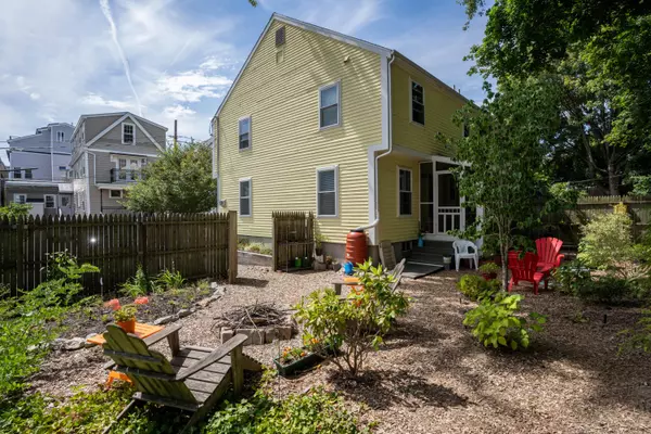 17 Tate ST #4, Portland, ME 04102