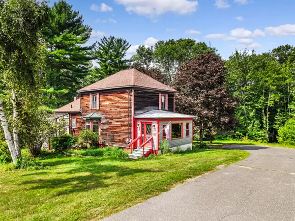 18 Highwood ST, Waterville, ME 04901