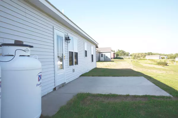 Waterville, ME 04901,68 Shores RD