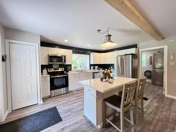 Lee, ME 04455,570 Winn RD