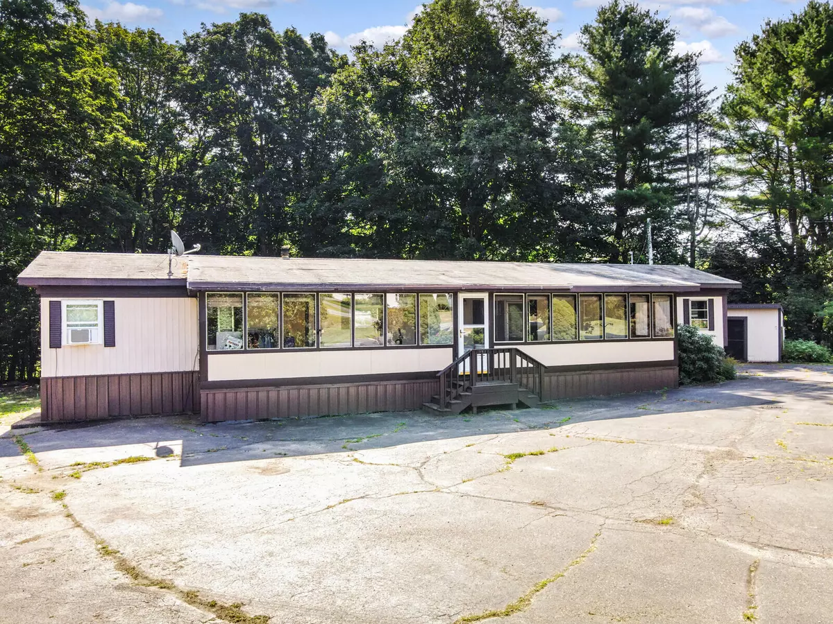 Sidney, ME 04330,3873 Middle RD