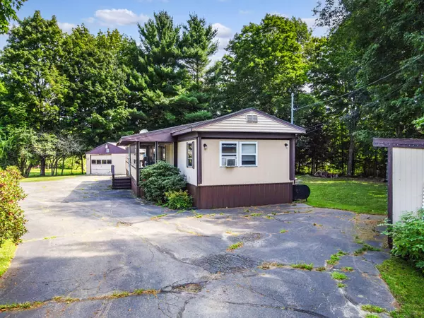 Sidney, ME 04330,3873 Middle RD