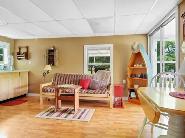 Gardiner, ME 04345,111 Rooster LN