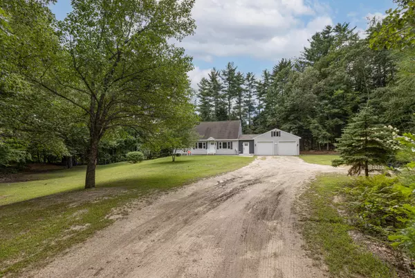 35 Bull Run DR, Naples, ME 04055