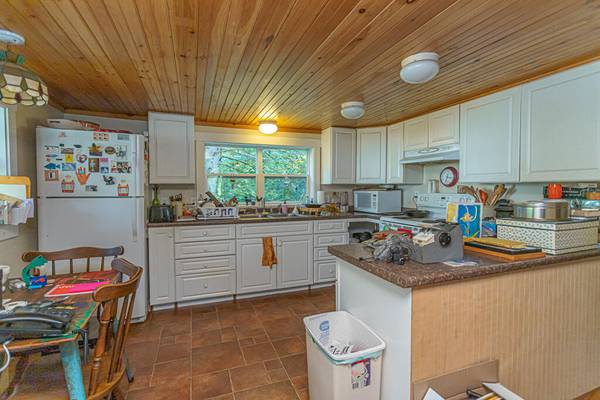 10 Tobin Flat RD, Wilton, ME 04294