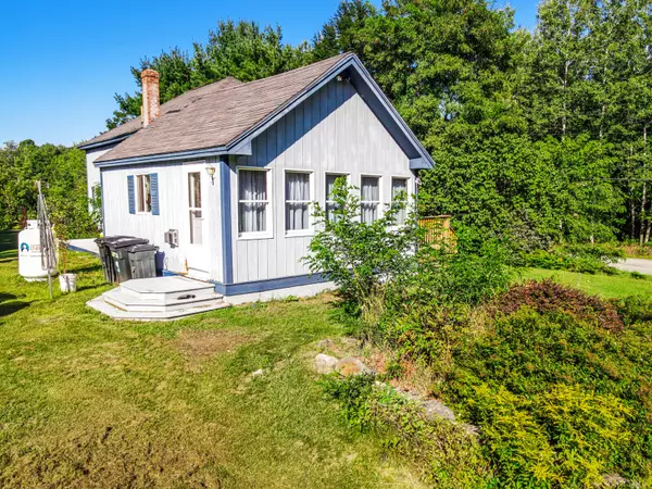 Winthrop, ME 04364,393 Holmes RD