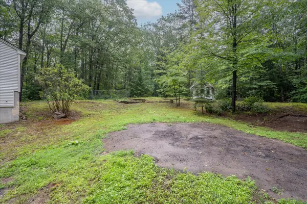 Naples, ME 04055,536 Lambs Mill RD