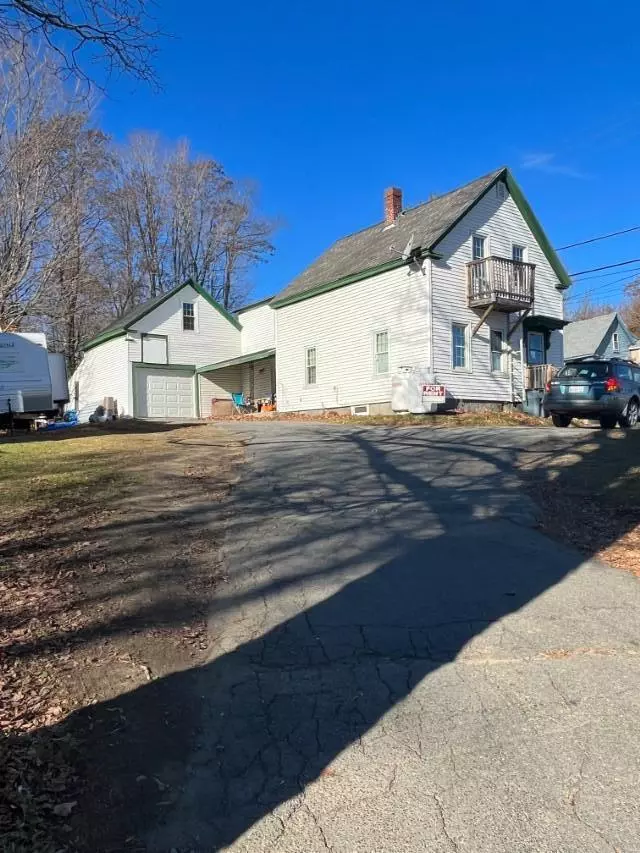 Oakland, ME 04963,40 Oak ST