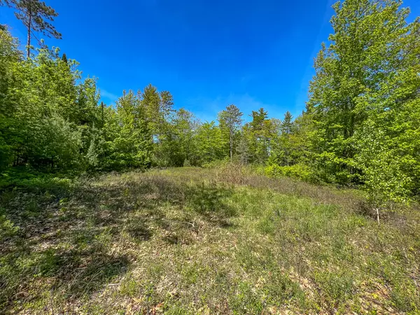 Otisfield, ME 04270,29 Pine DR
