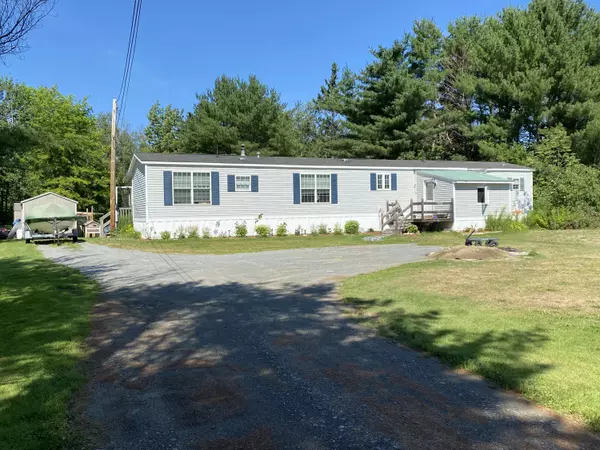 1240 Pushaw RD, Glenburn, ME 04401