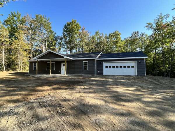 41 Mcintosh AVE, Levant, ME 04456