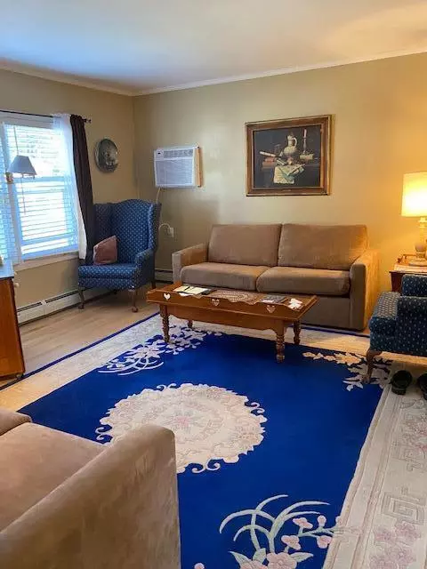 Topsham, ME 04086,22 Patricia DR